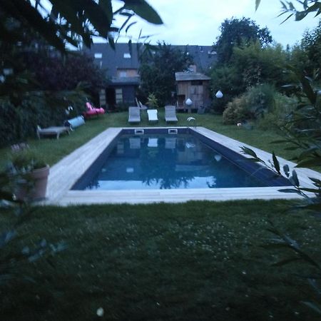 Beatrice'S Gardens Bed & Breakfast Nivelles Exterior photo
